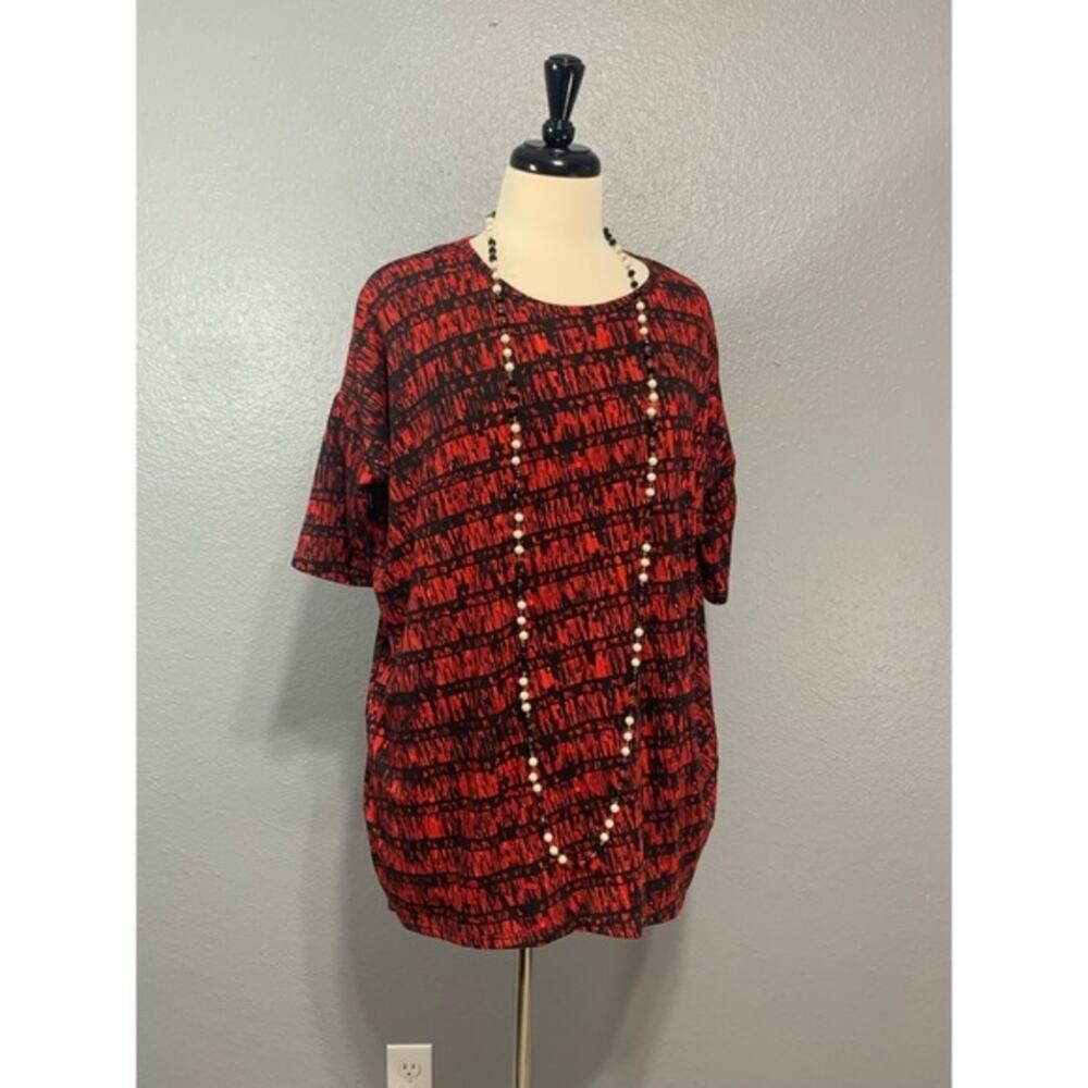LULAROE Red Black Abstract High Low Hem Irma XS